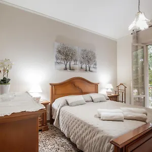 https://house-domus-umberto.it-tuscanyhotel.com